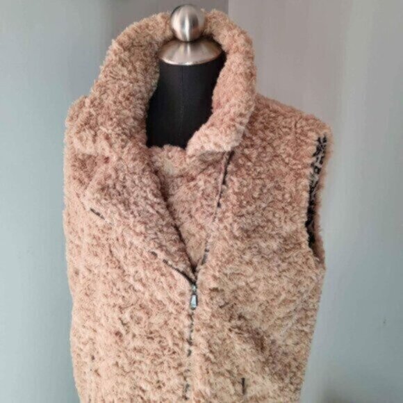 Yest Shearling Sherpa Teddy Vest womens   Sz 10 - Picture 2 of 10